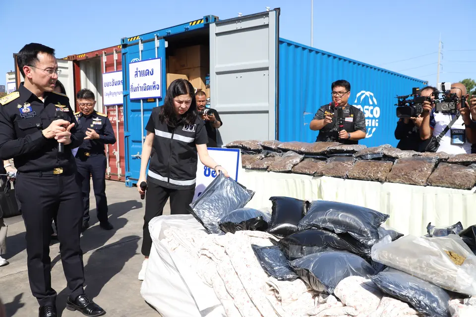Daily Times Online กรมศุลกากรจับมือกรมการค้าต่างประเทศ เปิดกลโกงสวมสิทธิ์ "Made in Thailand" พร้อมเผยผลงานปราบปรามพื้นที่ท่าเรือแหลมฉบัง มูลค่าทะลุ 1,300 ล้านบาท