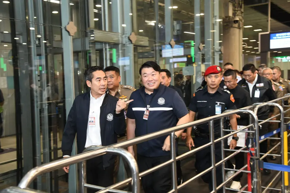 Daily Times Online  "สิริพงศ์ รมช. คมนาคม" ลงพื้นที่สนามบินสุวรรณภูมิ แก้ปัญหาความแออัดระยะสั้น - กางแผนดันสุวรรณภูมิ สู่ Aviation Hub