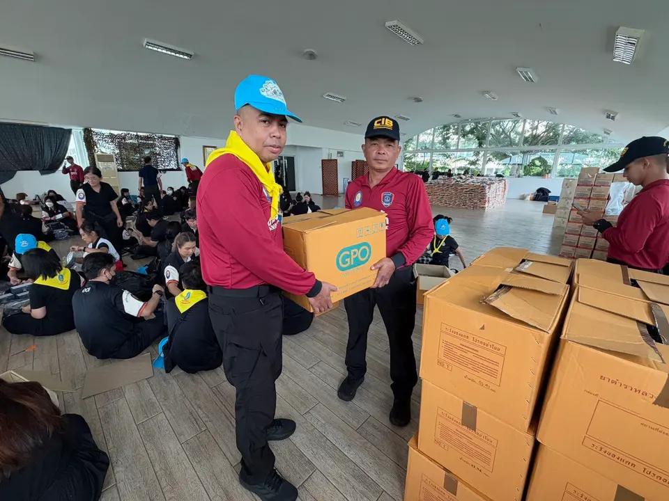 Daily Times Online   "บิ๊กพร ตำรวจน้ำ ผู้การป้ายแดง" นำกำลังพลเตรียมความพร้อมตลอด24ชั่วโมงในการเข้าช่วยเหลือผู้ประสบภัย