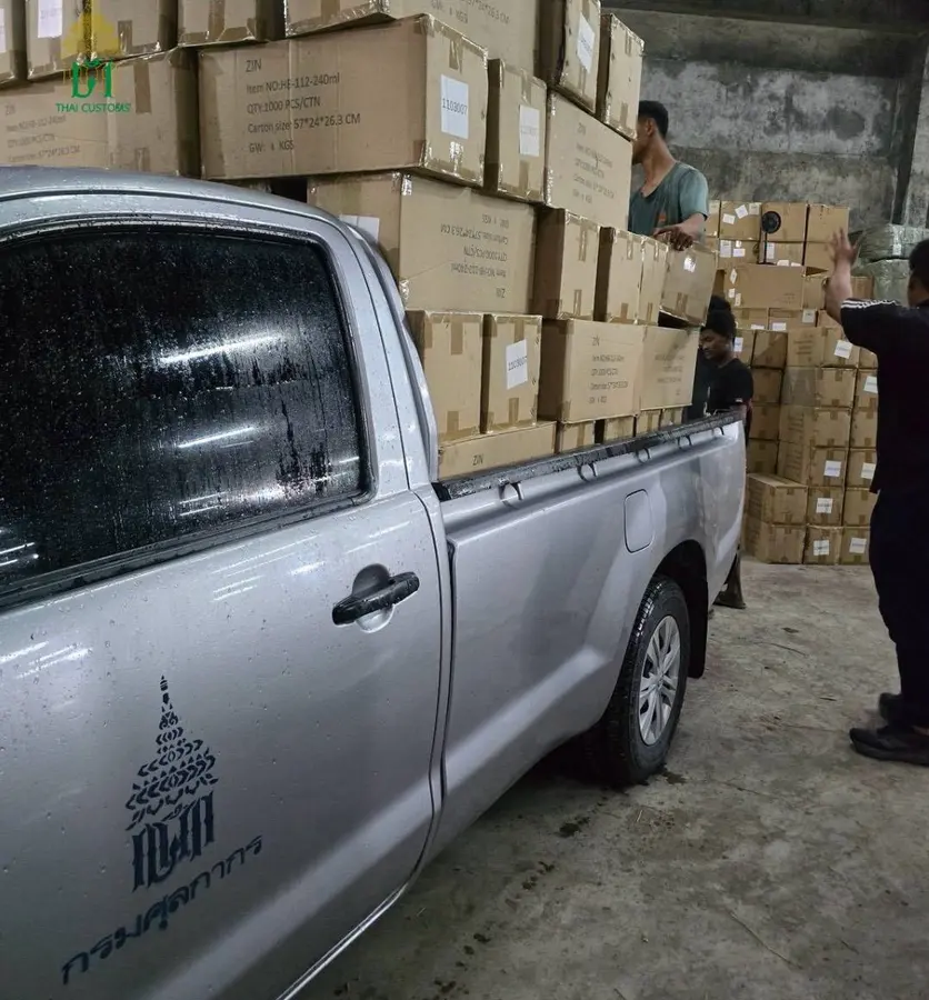 Daily Times Online ศุลกากรขานรับนโยบายรัฐ ลุยปราบสินค้าลักลอบ ยึดของกลางโกดังใหญ่ระนอง 3.5 หมื่นชิ้น ทะลุ 7 ล้าน!